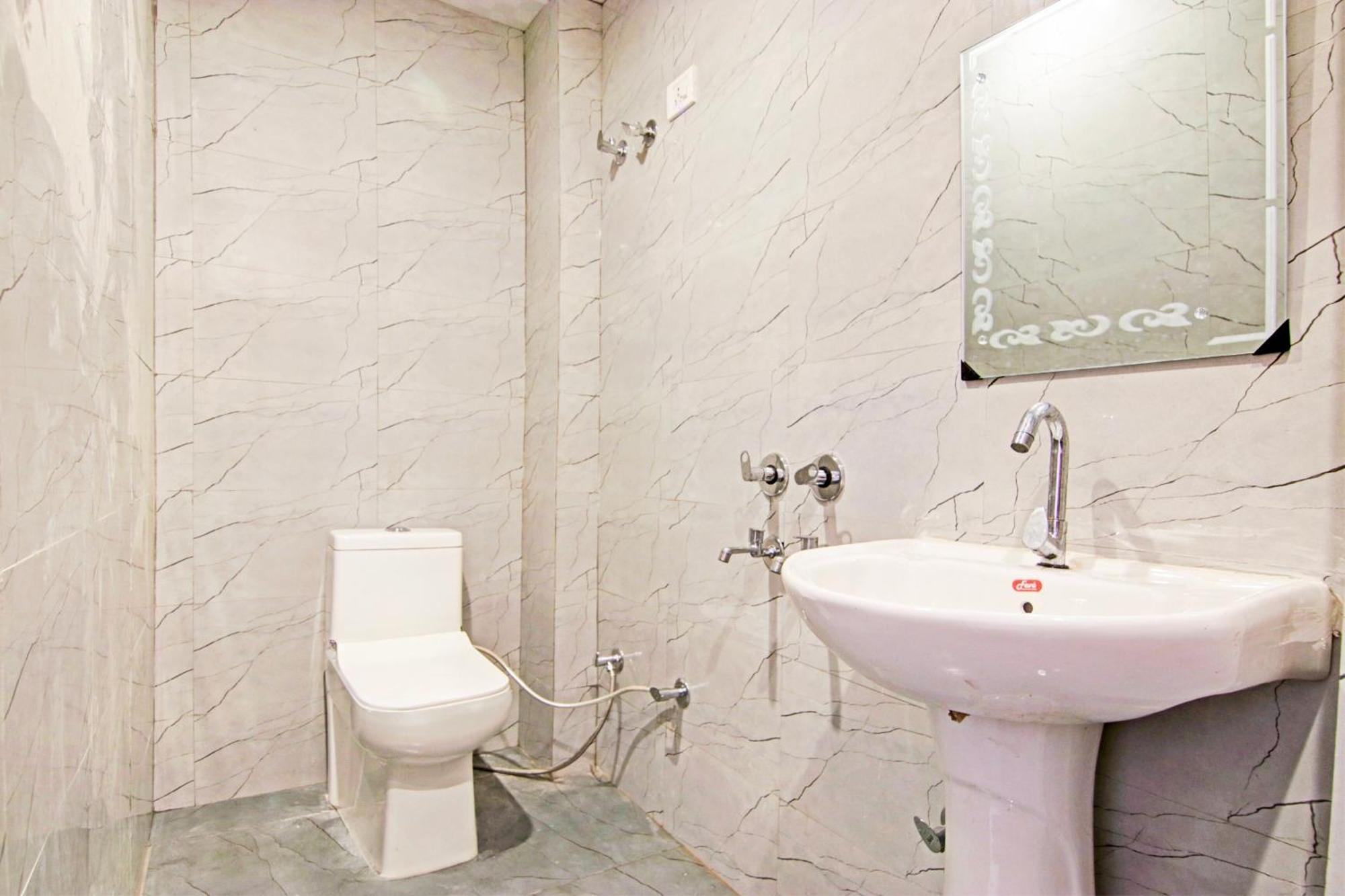 Hotel O Granville New Delhi Exterior photo